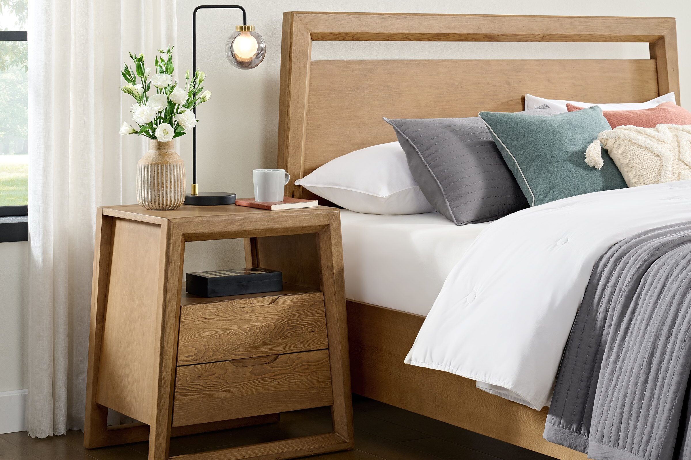 Horizon Frame Bedroom Set made with Canadian Western Hemlock — view 27